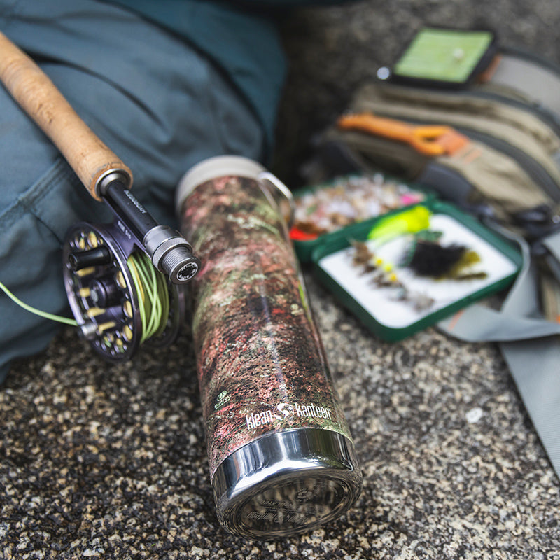 20oz-tkwide-with-cafe-cap-mossy-oak-j1 20oz_tumbler_mossyoak_rainbowtrout_flyfish_top_square.jpg