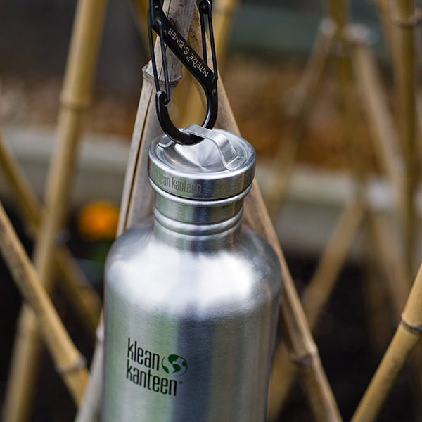 classic-steel-loop-cap-a4 40oz_bottle_steel_loop_cap_lifestyle.jpg