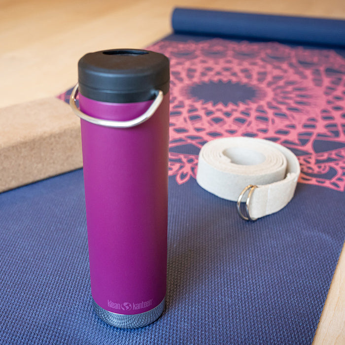 tkwide-twist-cap-with-straw-kit-u3 K20TKWPT-PP-T-TWIST-yoga_bottle_closed_lifestyle_a5ac6535-9c60-42bb-86fe-b94b5cef2b68.jpg