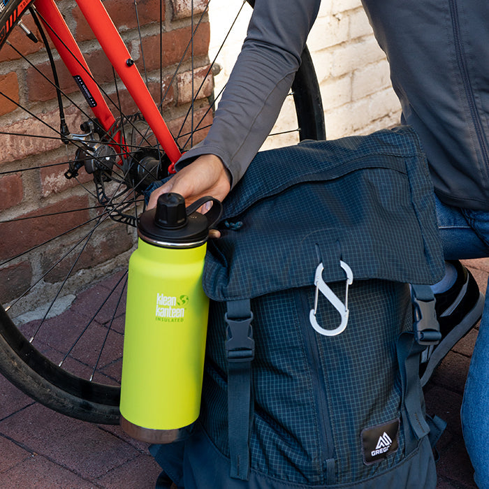 tkwide-chug-cap-c0 K32TKWSSL-JP-Bottle-Biking-Chug-Cap-lifestyle.jpg