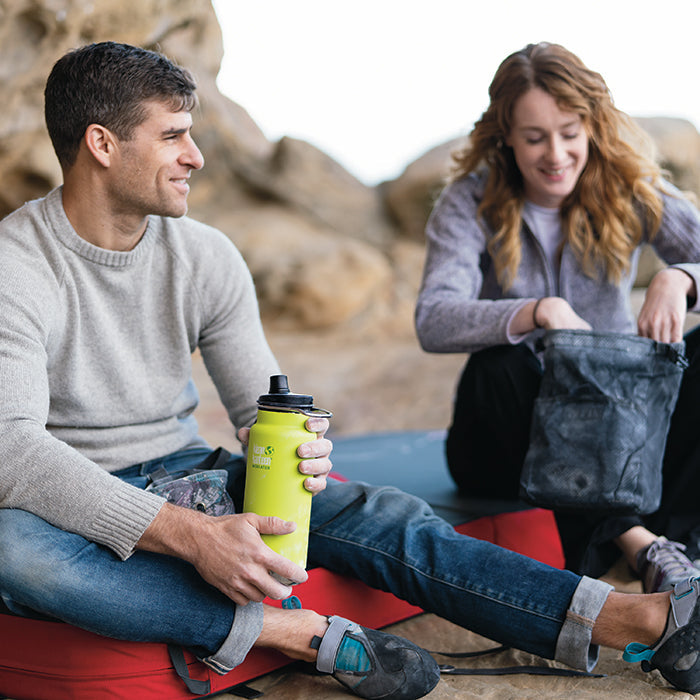 tkwide-chug-cap-c0 K32TKWSSL-JP-chug_cap_bouldering_lifestyle.jpg