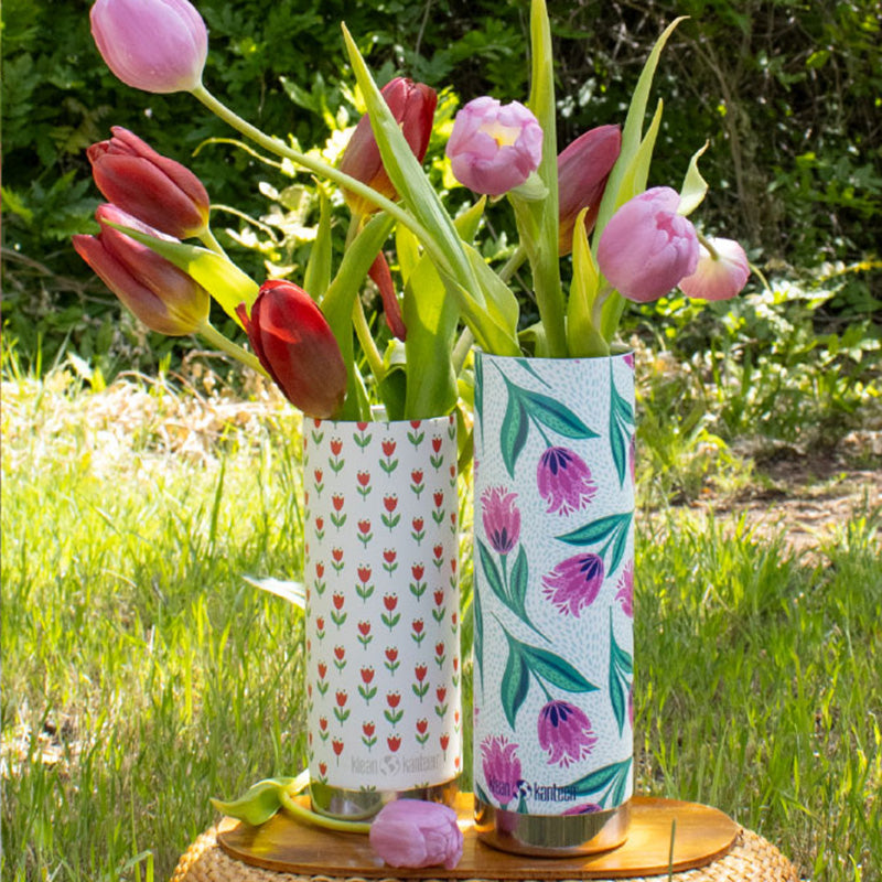 16oz-tkwide-with-cafe-red-tulips-l1 bottles_seasonal_spring_flowers_2_square.jpg