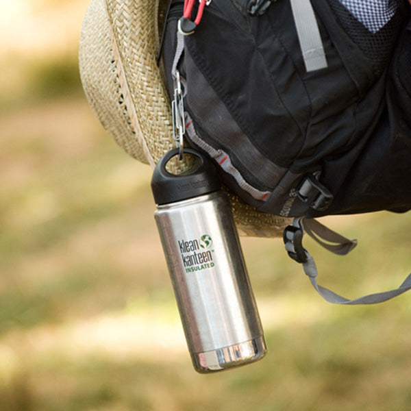 steel-s-biner-3-g7 carabiner_steel_bottle_backpack_lifestyle_dd4fef2d-f5d2-4f32-ac05-c706bd6b518e.jpg