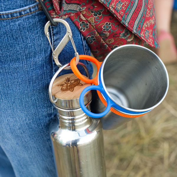 steel-s-biner-3-g7 carabiner_steel_clip_bottle_lifestyle_f9a2dad1-cd06-4894-b3ff-13476b2b5a87.jpg