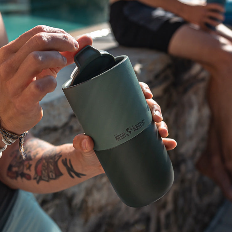 flip-lid-q7 rise_flip_lid_small_tumbler_open.jpg