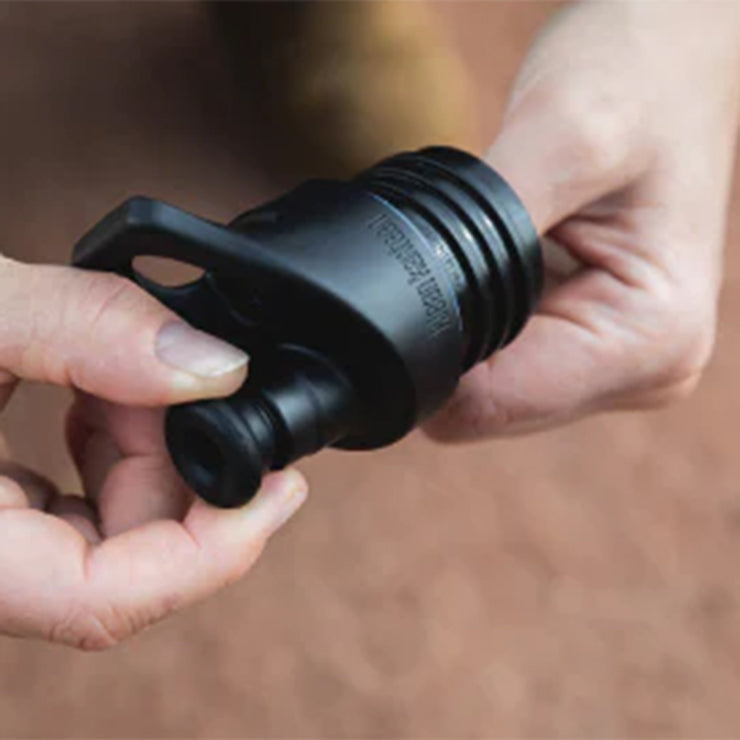 classic-sport-cap-i3 sport_cap_maintenance_kit_pull_valve_out_lifestyle.jpg