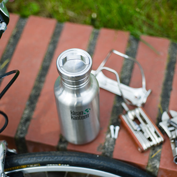 classic-steel-loop-cap-a4 stainless_bottle_cap_bike_parts_lifestyle.jpg